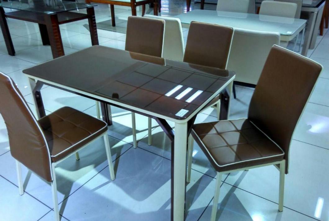 Dining table (special limited discount)</br>Flat 60%(kitchen discount)+5% extra discount on laminate kitchen for this Dining table set.